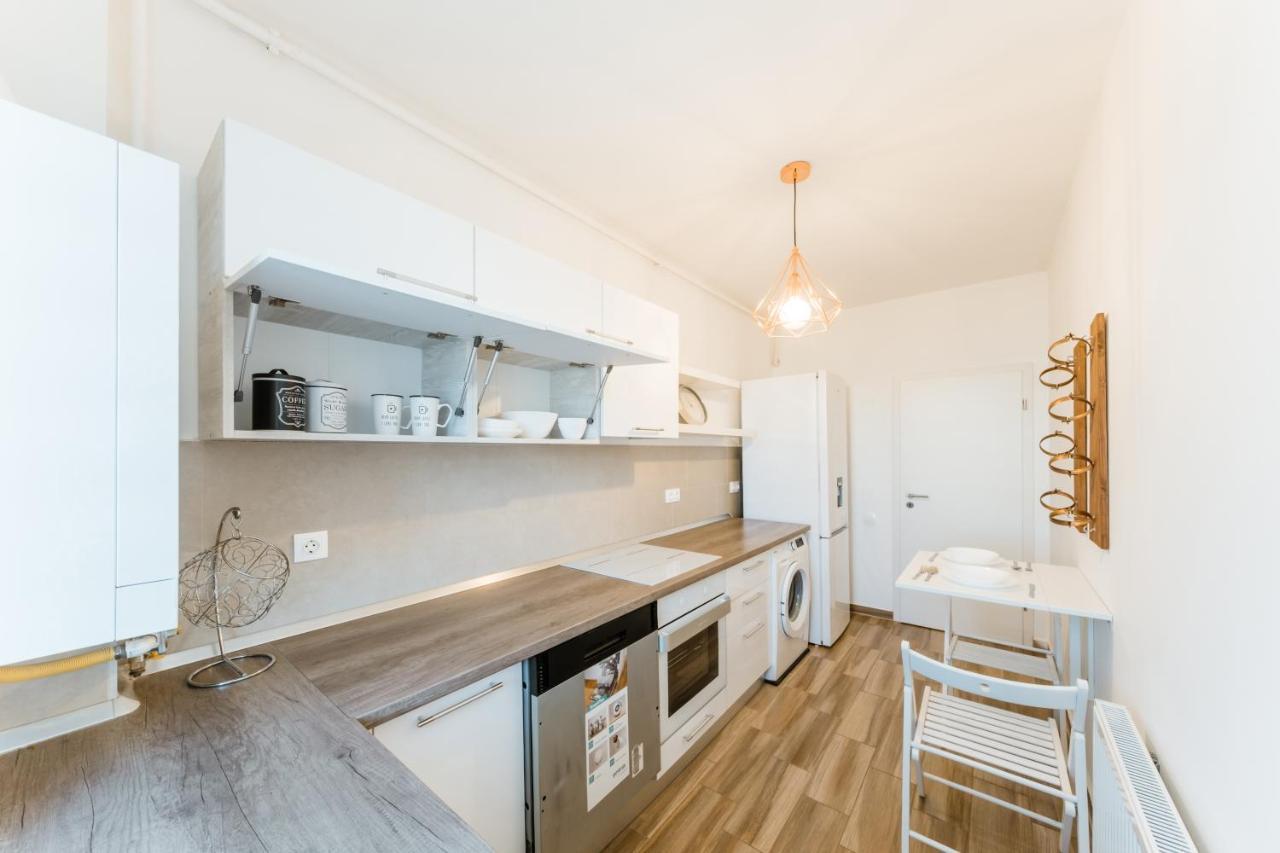 1minus1 - Self Check-in & Free Parking Apartment Brasov